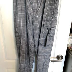 Forever 21 Pleated pants Size  Medium